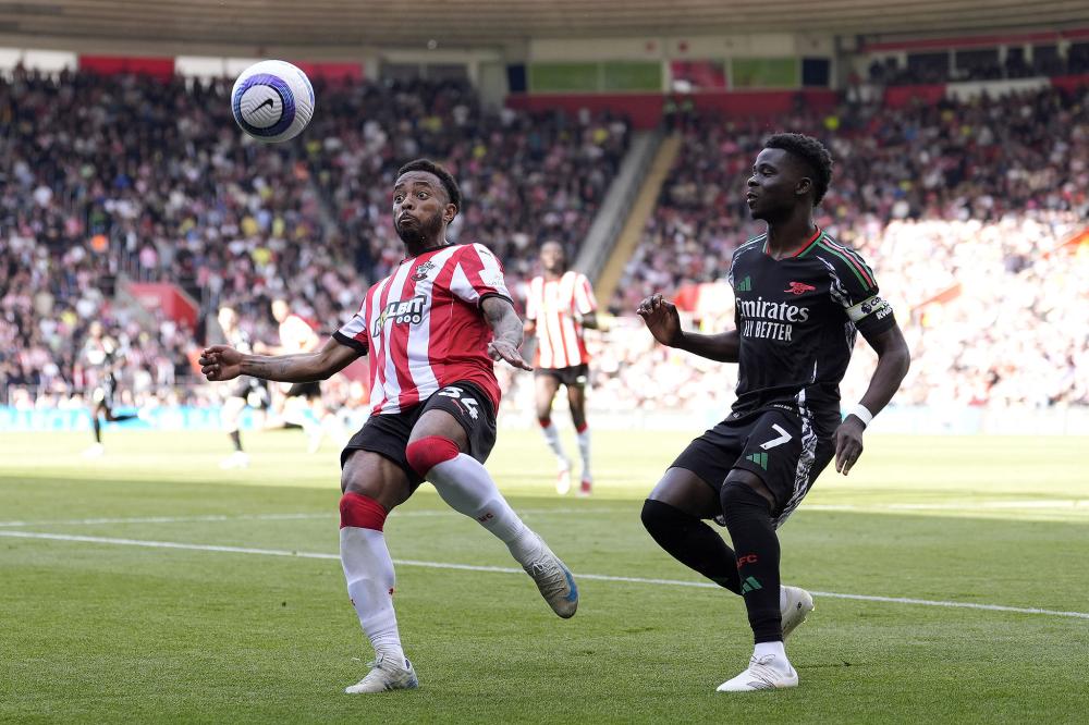 关键三分收比赛！吴前出战35分钟 三分6中3拿到13分3板8助2断